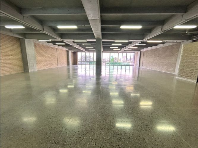 Oficina en arriendo en Guayabal, Medellín, 350 m² · foto 3 de 13