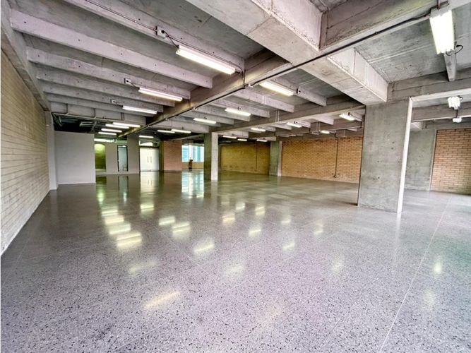 Oficina en arriendo en Guayabal, Medellín, 350 m² · foto 6 de 13