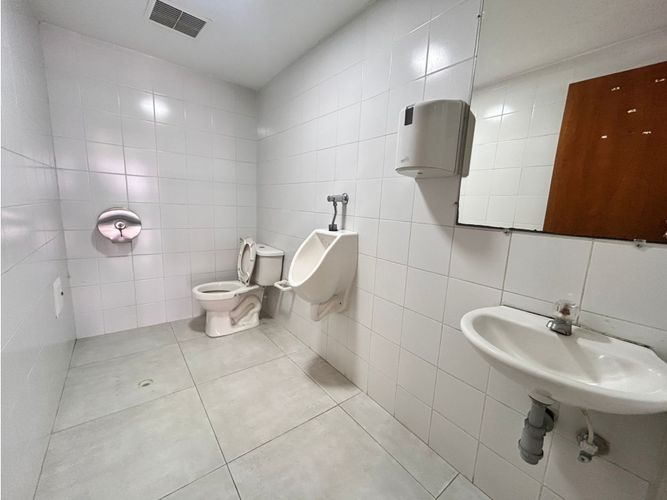 Oficina en arriendo en Guayabal, Medellín, 350 m² · foto 9 de 13