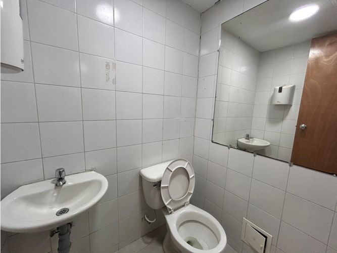 Oficina en arriendo en Guayabal, Medellín, 350 m² · foto 11 de 13