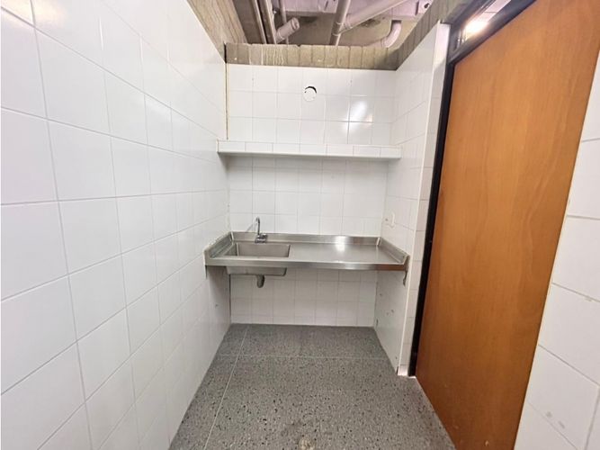 Oficina en arriendo en Guayabal, Medellín, 350 m² · foto 12 de 13