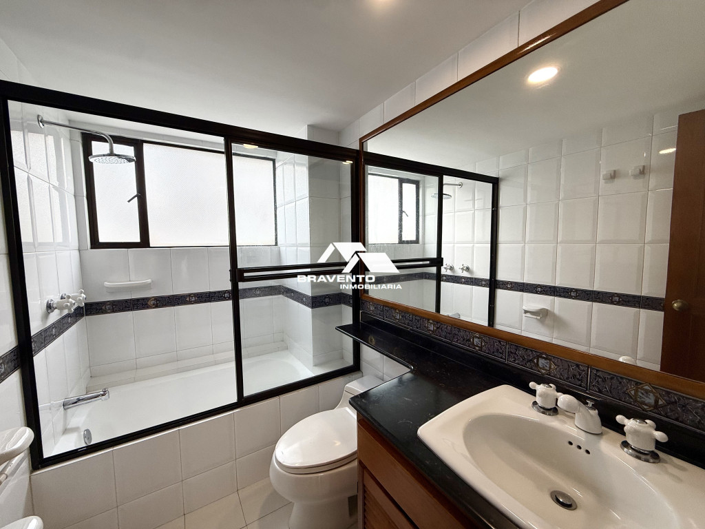 Apartamento en arriendo en Castropol, Medellín · foto 9 de 23