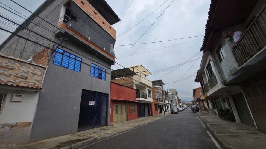 Edificio en venta en Porvenir, Cali, 540 m² · foto 2 de 24