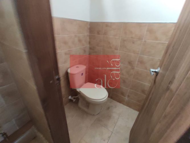 Bodega en arriendo en Camino Verde, Envigado, 1200 m² · foto 4 de 14