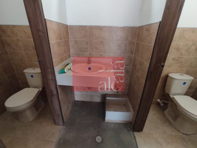 Bodega en arriendo en Camino Verde, Envigado, 1200 m² · foto 5 de 14