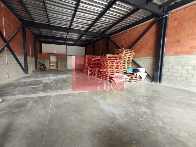 Bodega en arriendo en Camino Verde, Envigado, 1200 m² · foto 7 de 14
