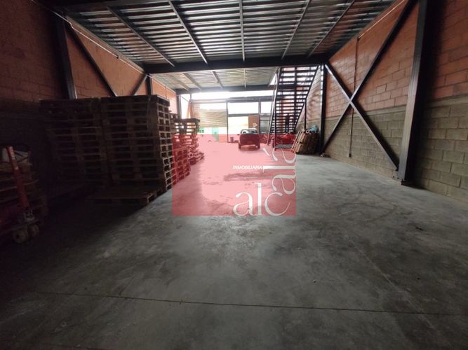 Bodega en arriendo en Camino Verde, Envigado, 1200 m² · foto 8 de 14