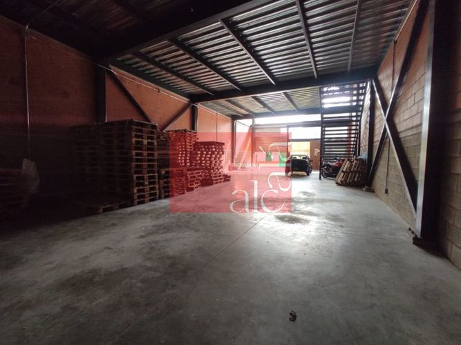 Bodega en arriendo en Camino Verde, Envigado, 1200 m² · foto 13 de 14