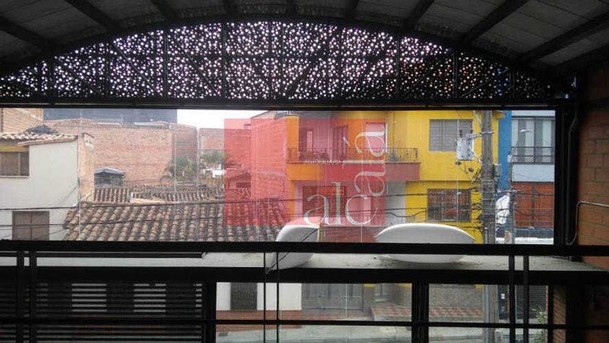 Bodega en arriendo en Camino Verde, Envigado, 1200 m² · foto 14 de 14