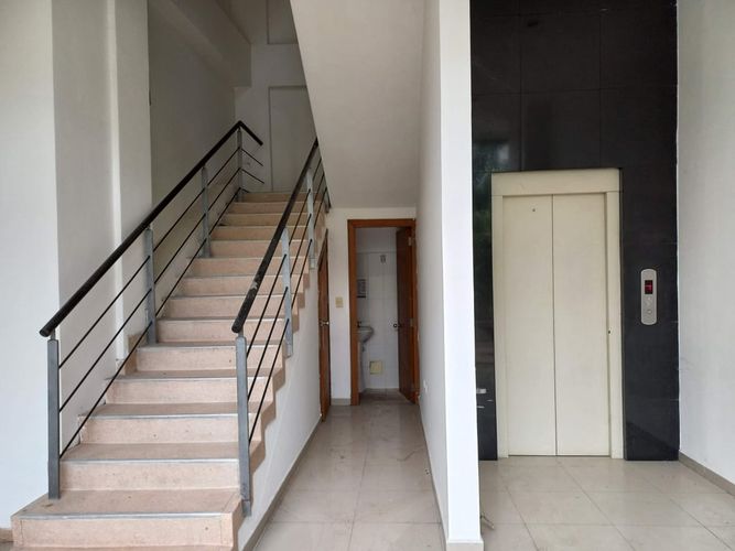Oficina en arriendo en Centro, Montería, 490 m² · foto 2 de 12