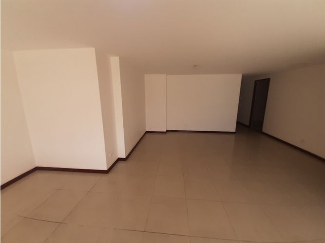 Apartamento de 3 alcobas en venta en Conquistadores, Medellín, 128 m² · foto 4 de 20