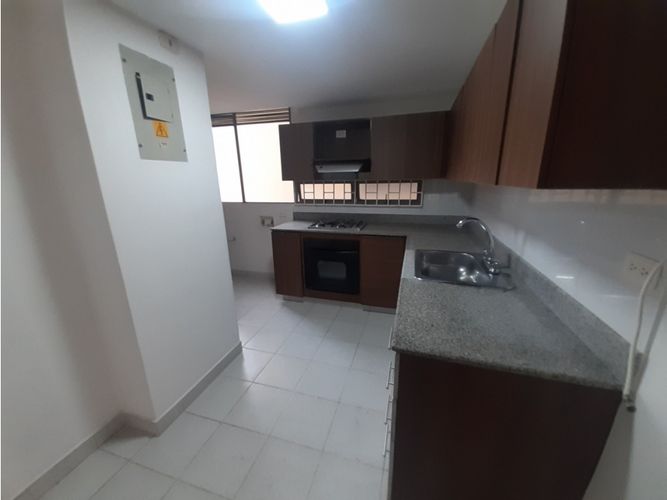 Apartamento de 3 alcobas en venta en Conquistadores, Medellín, 128 m² · foto 5 de 20