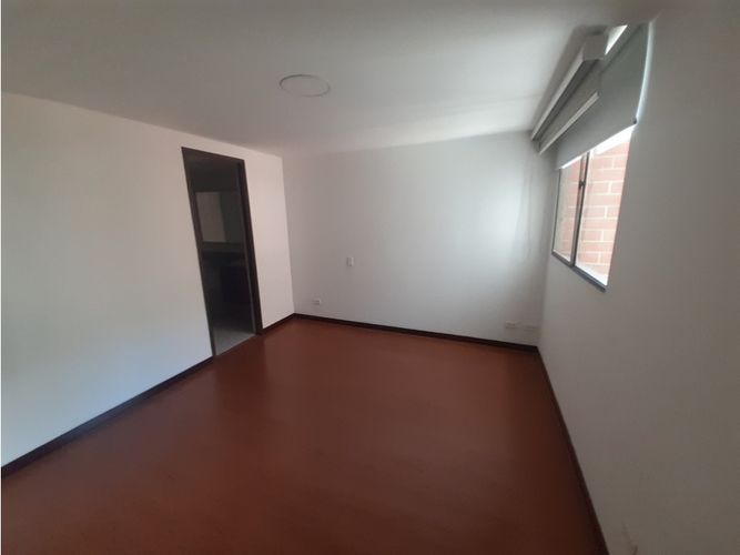 Apartamento de 3 alcobas en venta en Conquistadores, Medellín, 128 m² · foto 10 de 20