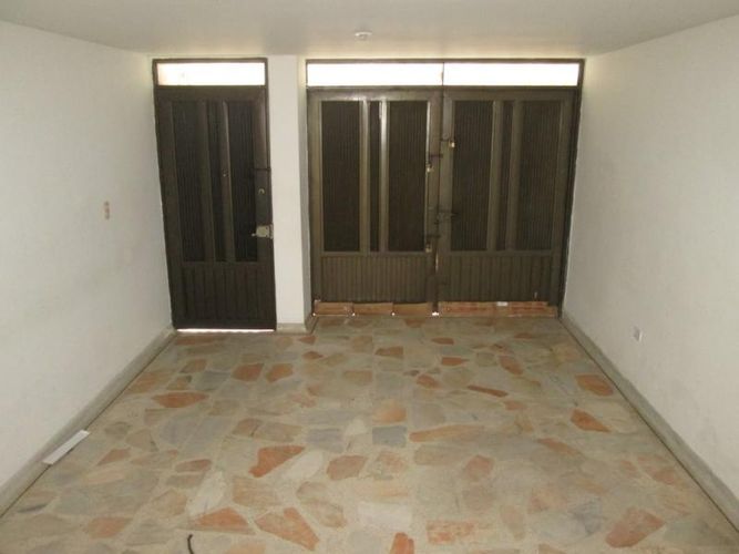 Casa de 5 alcobas en venta en San Fernando Viejo, Cali, 260 m² · foto 2 de 17