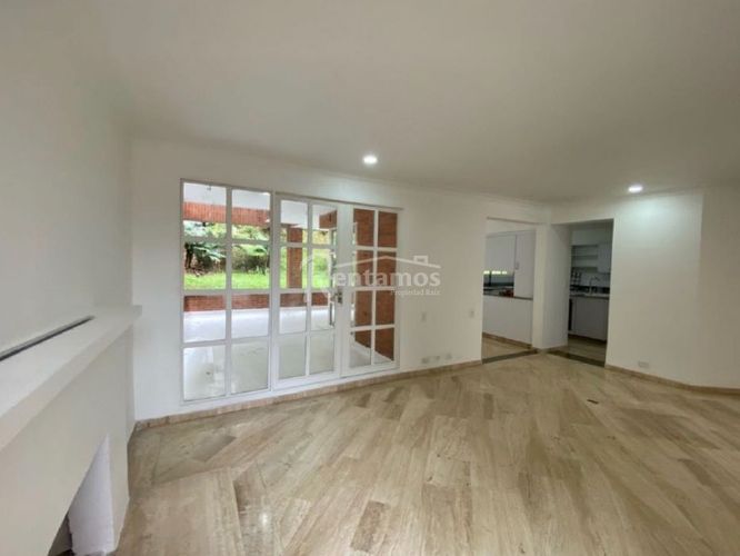 Casa de 4 alcobas en venta en La Calera, Medellín, 450 m² · foto 10 de 24