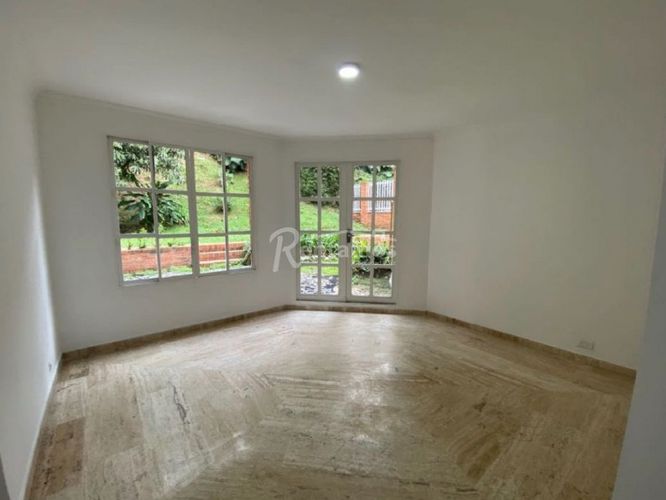 Casa de 4 alcobas en venta en La Calera, Medellín, 450 m² · foto 12 de 24