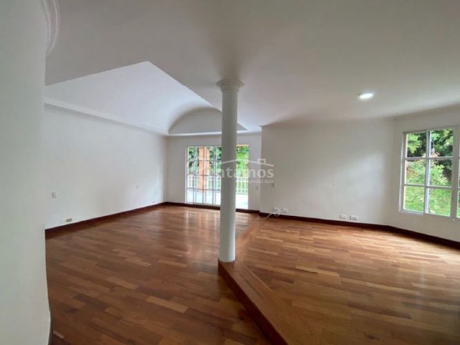 Casa de 4 alcobas en venta en La Calera, Medellín, 450 m² · foto 13 de 24