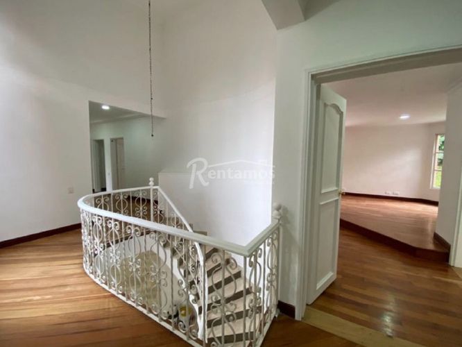 Casa de 4 alcobas en venta en La Calera, Medellín, 450 m² · foto 17 de 24