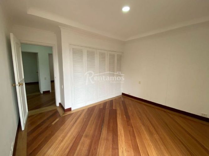 Casa de 4 alcobas en venta en La Calera, Medellín, 450 m² · foto 18 de 24