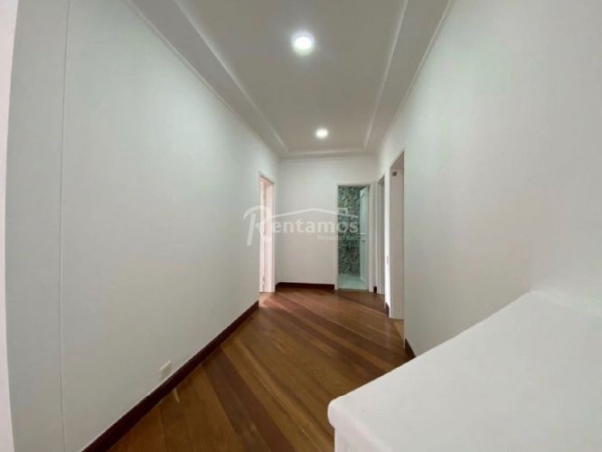 Casa de 4 alcobas en venta en La Calera, Medellín, 450 m² · foto 21 de 24