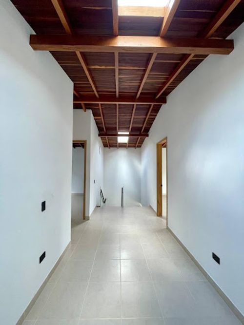 Casa de 3 alcobas en venta en El Tambo, La Ceja, 210 m² · foto 4 de 16