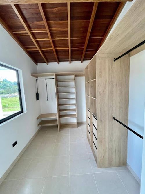 Casa de 3 alcobas en venta en El Tambo, La Ceja, 210 m² · foto 10 de 16