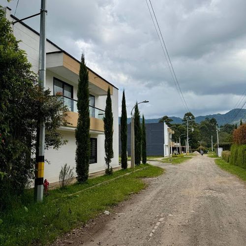 Casa de 3 alcobas en venta en El Tambo, La Ceja, 210 m² · foto 14 de 16
