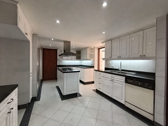 Apartamento de 3 alcobas en arriendo en El Poblado, Medellín, 166 m² · foto 16 de 20