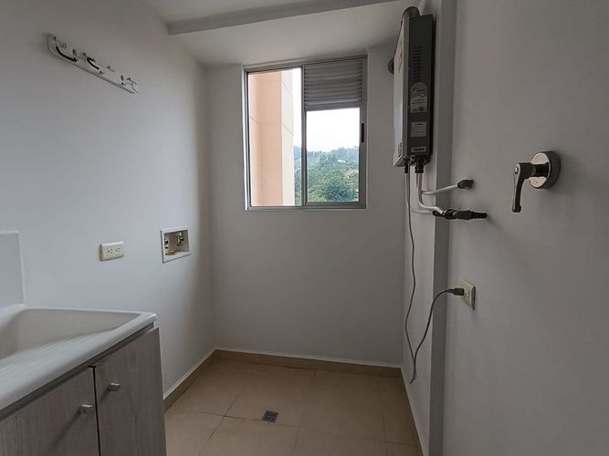 Apartamento de 2 alcobas en arriendo en Las Lomitas, Sabaneta, 68 m² · foto 17 de 20