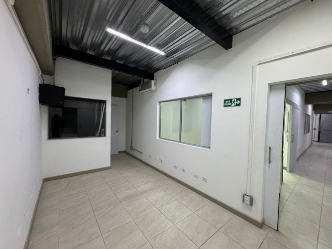 Local en arriendo en Zona Industrial No. 1, Itagüí, 222 m² · foto 5 de 16
