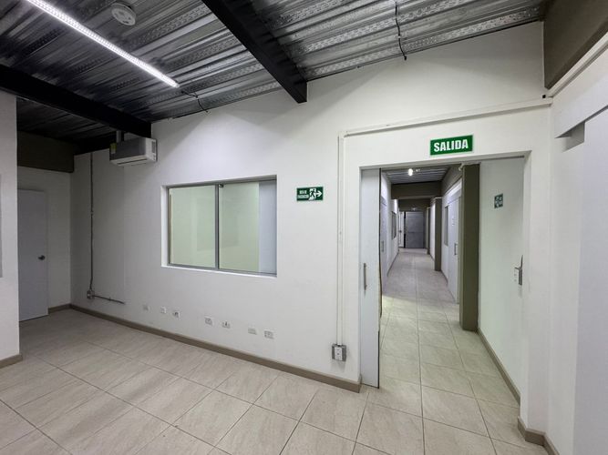 Local en arriendo en Zona Industrial No. 1, Itagüí, 222 m² · foto 8 de 16