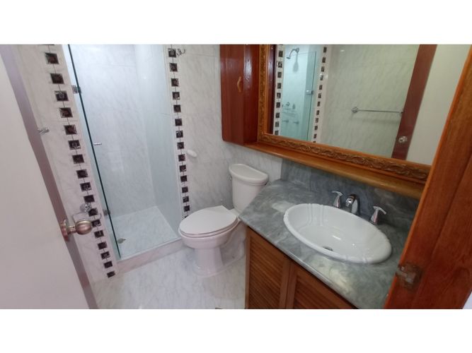 Apartamento de 3 alcobas en venta en El Poblado, Medellín, 150 m² · foto 2 de 12