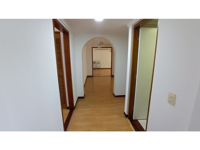 Apartamento de 3 alcobas en venta en El Poblado, Medellín, 150 m² · foto 11 de 12
