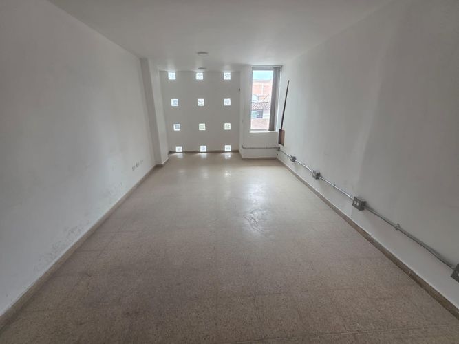 Bodega en arriendo en Campo Amor, Medellín, 700 m² · foto 6 de 8
