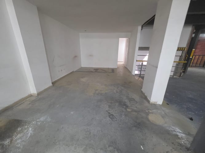 Bodega en arriendo en Campo Amor, Medellín, 700 m² · foto 7 de 8