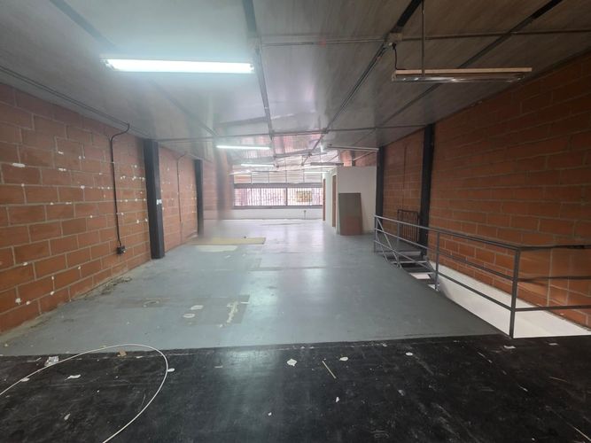 Bodega en arriendo en Campo Amor, Medellín, 200 m² · foto 3 de 8