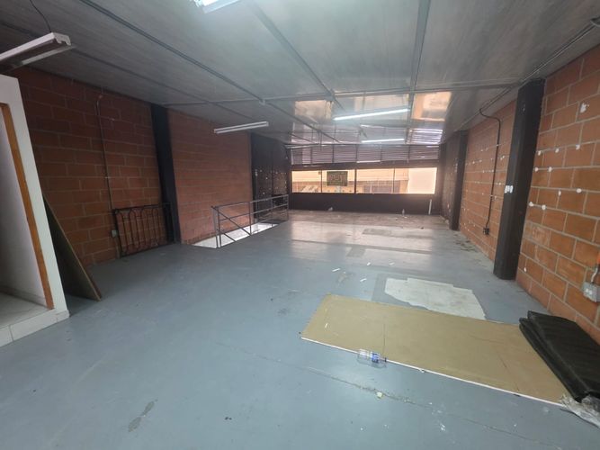 Bodega en arriendo en Campo Amor, Medellín, 200 m² · foto 5 de 8