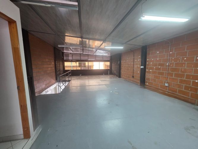 Bodega en arriendo en Campo Amor, Medellín, 200 m² · foto 7 de 8