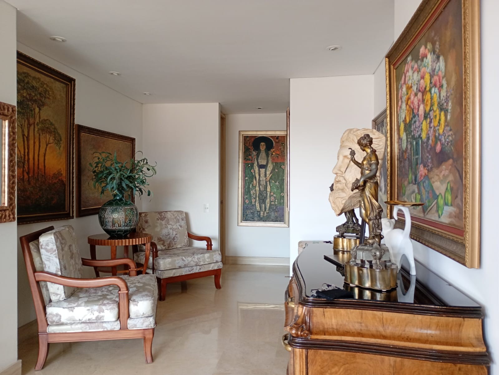 Apartamento en arriendo en Laureles, Medellín · foto 3 de 19