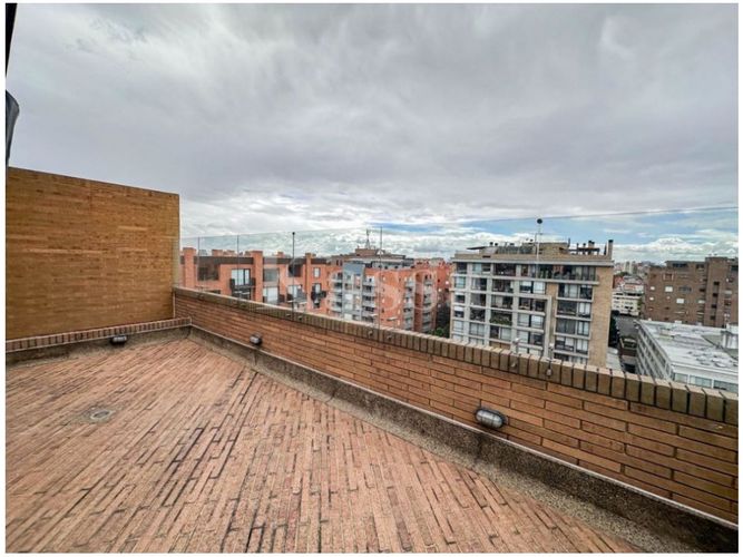 Apartamento en venta en El Virrey, Bogotá, 187 m² · foto 2 de 14