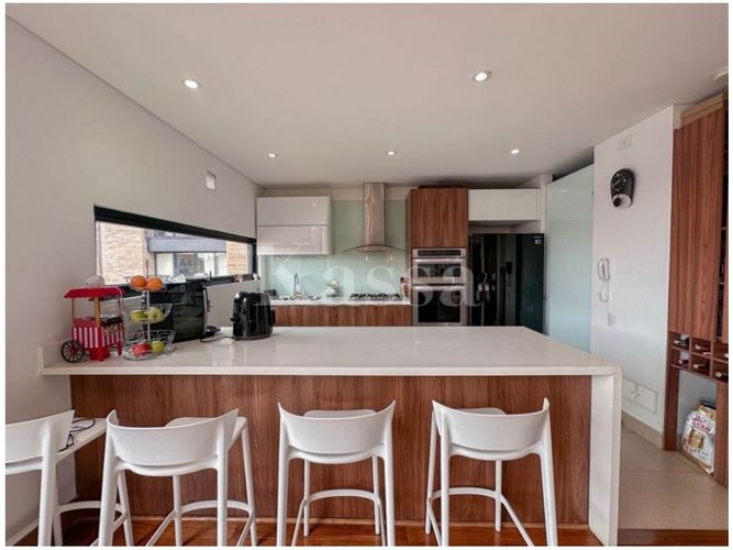 Apartamento en venta en El Virrey, Bogotá, 187 m² · foto 6 de 14