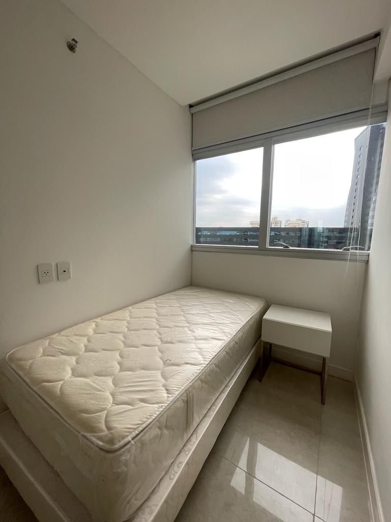 Alquiler de Exclusivo y Espacioso Departamento de 3 Habitaciones en el Prestigioso Edificio Eminet — foto 2