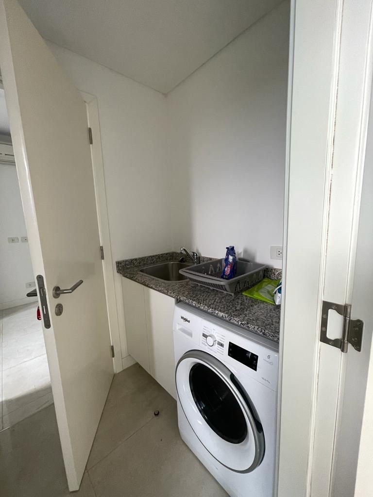 Alquiler de Exclusivo y Espacioso Departamento de 3 Habitaciones en el Prestigioso Edificio Eminet — foto 3