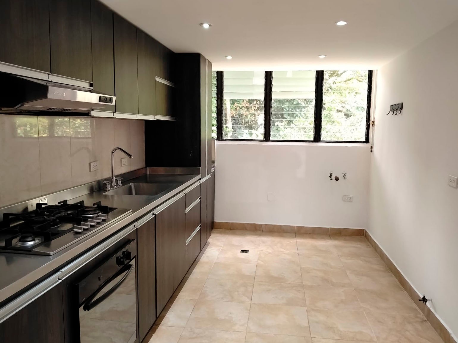 Apartamento en arriendo en El Poblado, Medellín · foto 2 de 18