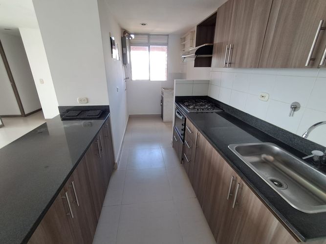 Apartamento de 2 alcobas en arriendo en Los Colegios, Rionegro, 78 m² · foto 2 de 11