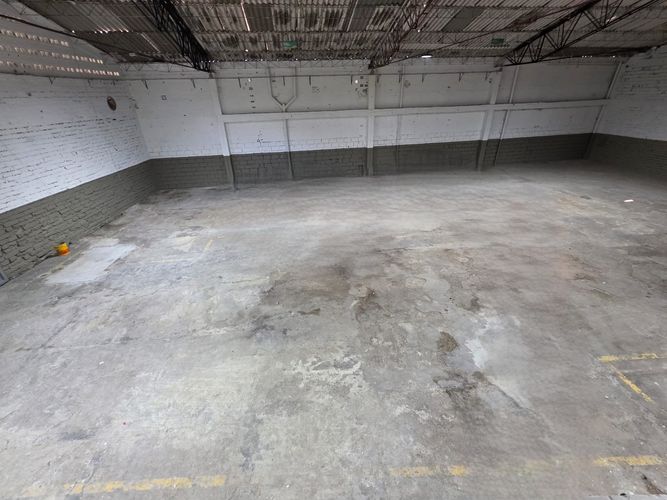 Bodega en arriendo en Cristo Rey, Medellín, 650 m² · foto 4 de 5