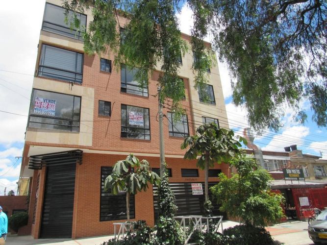 Apartamento de 3 alcobas en venta en Ciudad Jardin Sur, Bogotá, 70 m² · foto 2 de 24