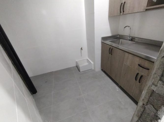 Bodega en arriendo en Trinidad, Medellín, 90 m² · foto 6 de 12