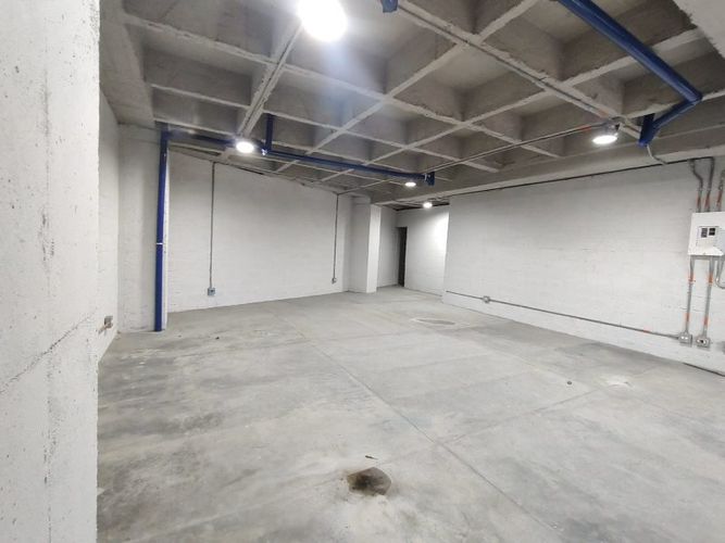 Bodega en arriendo en Trinidad, Medellín, 90 m² · foto 8 de 12