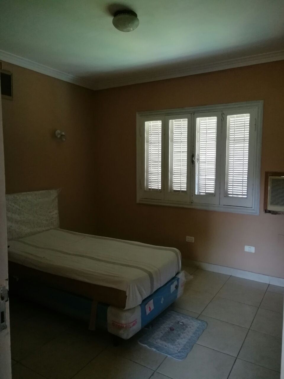 Vendo amplia Casa. Villa Morra. COD 037 — foto 2